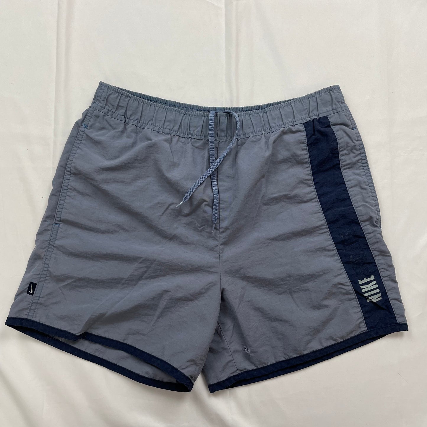 Nike Shorts - Kids L